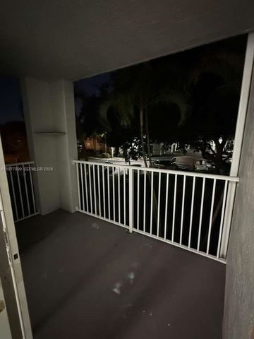 677 SW 111th Ave 202, Pembroke Pines, FL 33025