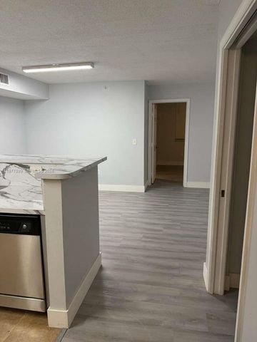 677 SW 111th Ave 202, Pembroke Pines, FL 33025