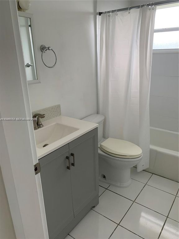 1450 Atlantic Shores Boulevard 303, Hallandale Beach, FL 33009