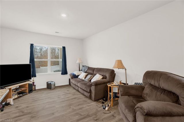 1261 Adrian Court, Mebane, NC 27302