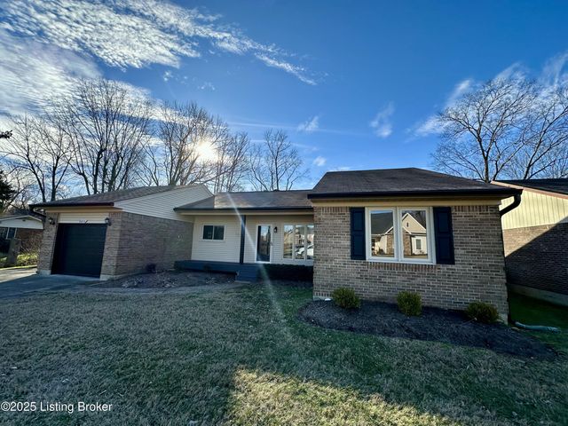 8806 Tranquil Valley Ln, Jeffersontown, KY 40299