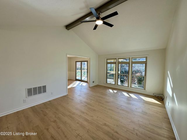 8806 Tranquil Valley Ln, Jeffersontown, KY 40299