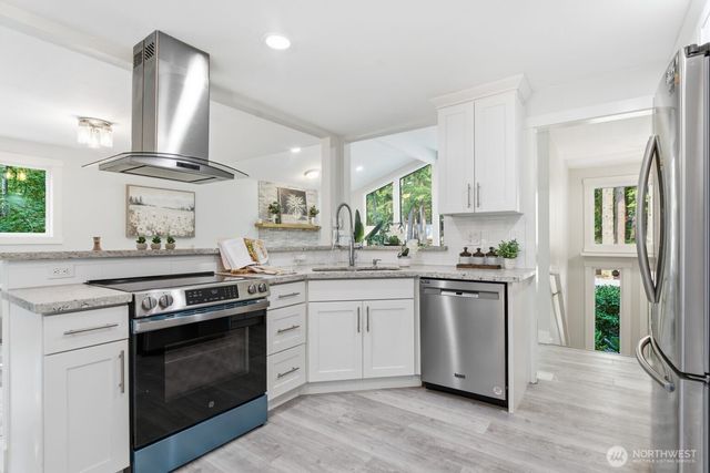 25120 SE 14th Street, Sammamish, WA 98075