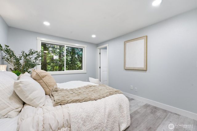 25120 SE 14th Street, Sammamish, WA 98075