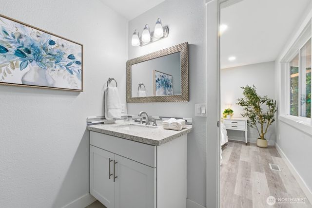 25120 SE 14th Street, Sammamish, WA 98075