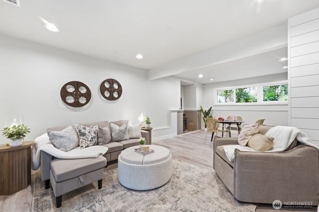 25120 SE 14th Street, Sammamish, WA 98075