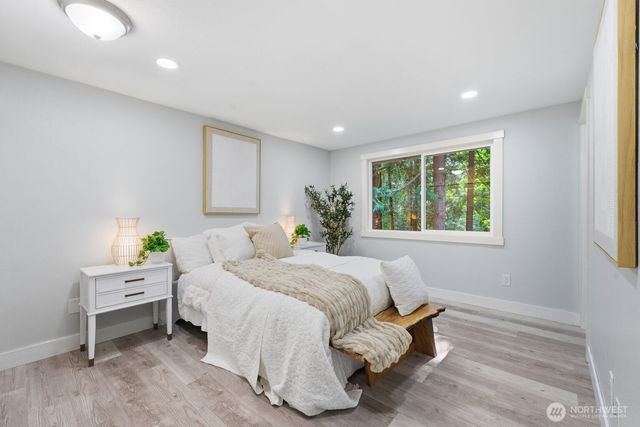 25120 SE 14th Street, Sammamish, WA 98075