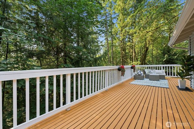 25120 SE 14th Street, Sammamish, WA 98075