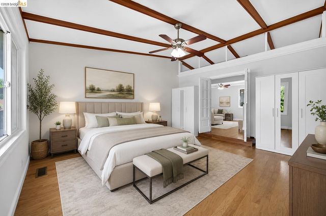 901 Helix Dr, Concord, CA 94518