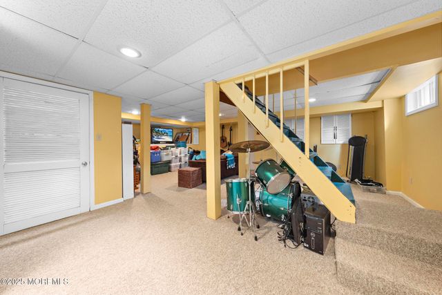 83 Lake Avenue, Fair Haven, NJ 07704