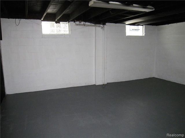 2099 Cleveland Avenue, Lincoln Park, MI 48146