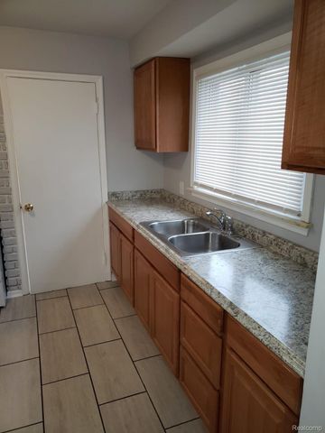 2099 Cleveland Avenue, Lincoln Park, MI 48146