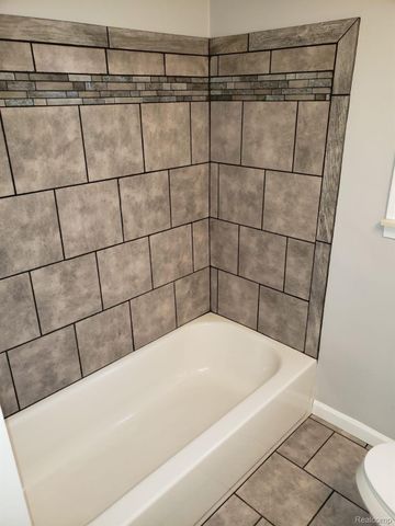 2099 Cleveland Avenue, Lincoln Park, MI 48146