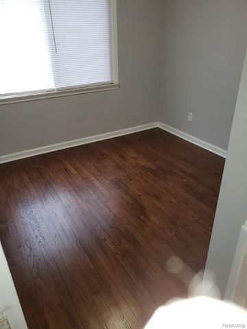 2099 Cleveland Avenue, Lincoln Park, MI 48146