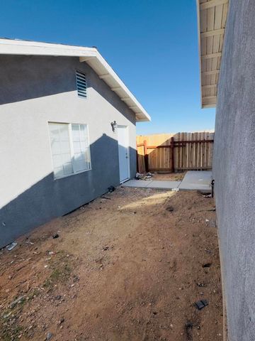 1863 Cypress Lane, Landers, CA 92285