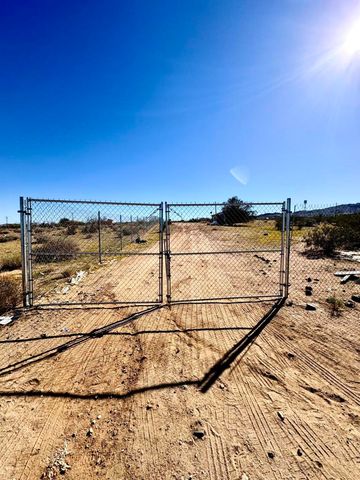 1863 Cypress Lane, Landers, CA 92285