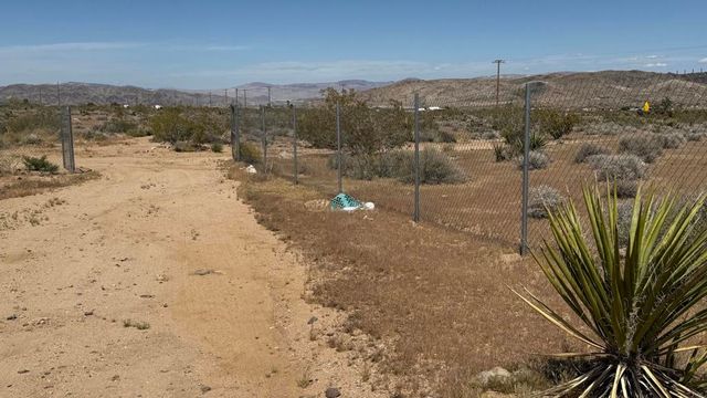 1863 Cypress Lane, Landers, CA 92285