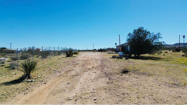 1863 Cypress Lane, Landers, CA 92285