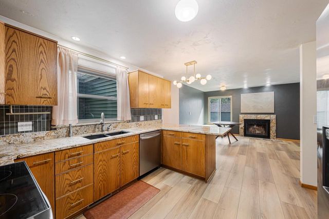 1730 N BRIARCLIFF DRIVE, Appleton, WI 54915