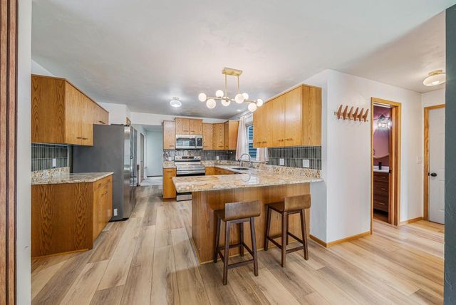 1730 N BRIARCLIFF DRIVE, Appleton, WI 54915