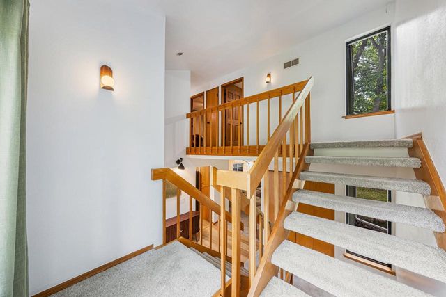 1730 N BRIARCLIFF DRIVE, Appleton, WI 54915