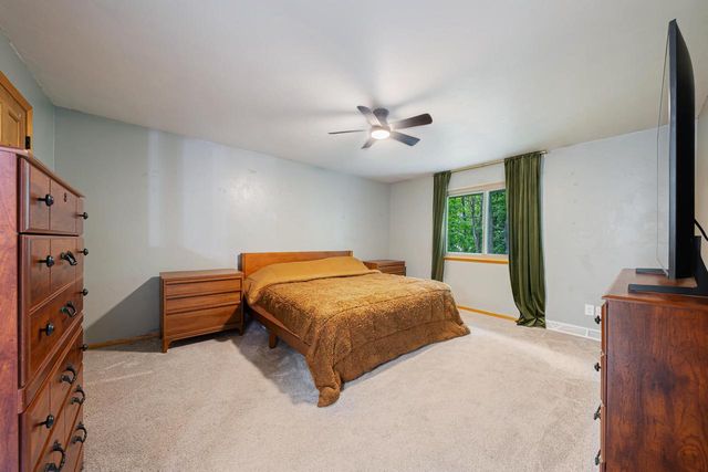 1730 N BRIARCLIFF DRIVE, Appleton, WI 54915