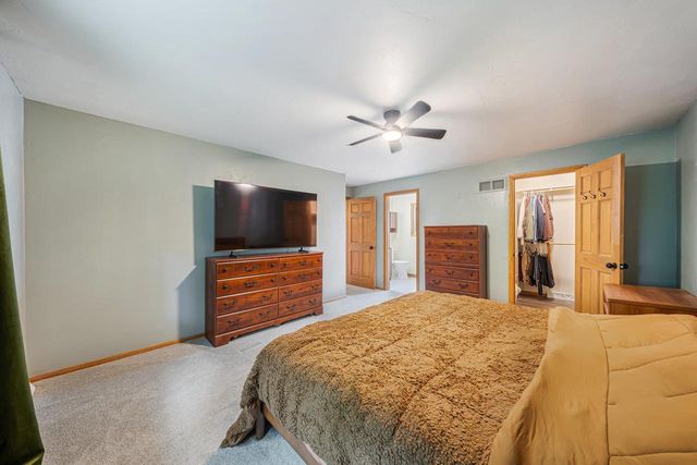 1730 N BRIARCLIFF DRIVE, Appleton, WI 54915