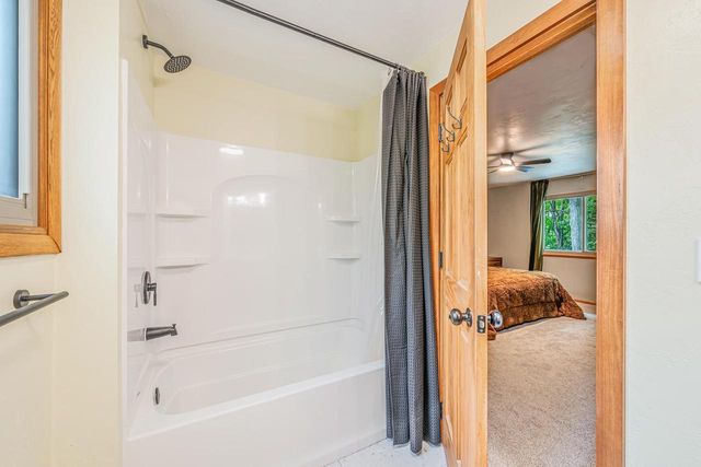 1730 N BRIARCLIFF DRIVE, Appleton, WI 54915