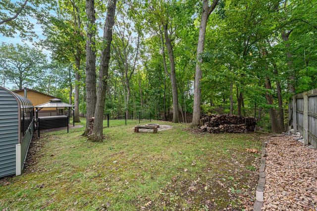1730 N BRIARCLIFF DRIVE, Appleton, WI 54915