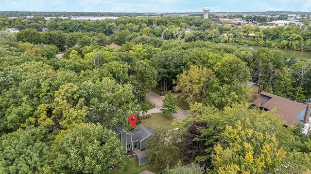 1730 N BRIARCLIFF DRIVE, Appleton, WI 54915