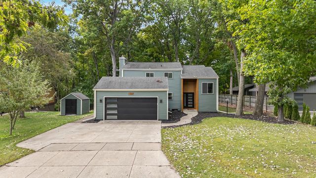 1730 N BRIARCLIFF DRIVE, Appleton, WI 54915