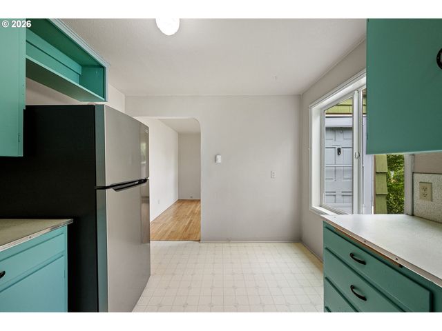 1746 W 9TH Pl, Eugene, OR 97402