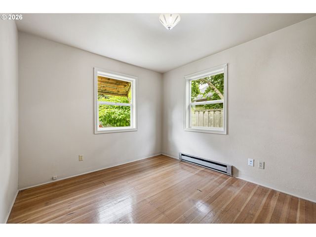 1746 W 9TH Pl, Eugene, OR 97402