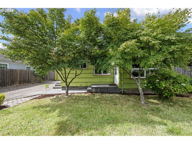 1746 W 9TH Pl, Eugene, OR 97402