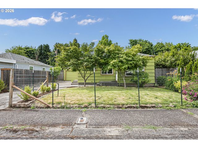 1746 W 9TH Pl, Eugene, OR 97402