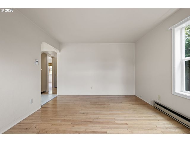 1746 W 9TH Pl, Eugene, OR 97402