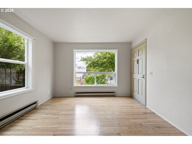 1746 W 9TH Pl, Eugene, OR 97402