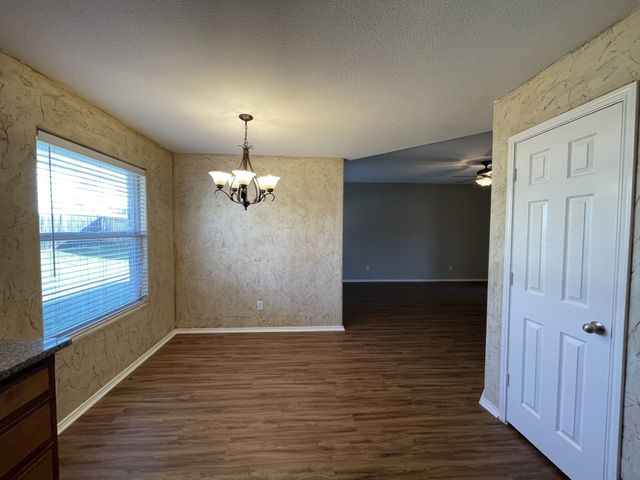 2504 Buffalo Run, Burleson, TX 76028