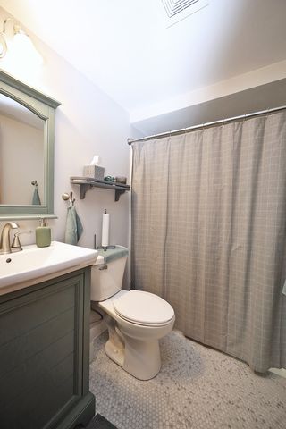 4946 Douglas Road 202, Downers Grove, IL 60515