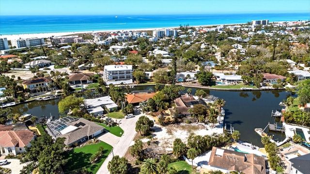 5448 AZURE WAY, Sarasota, FL 34242