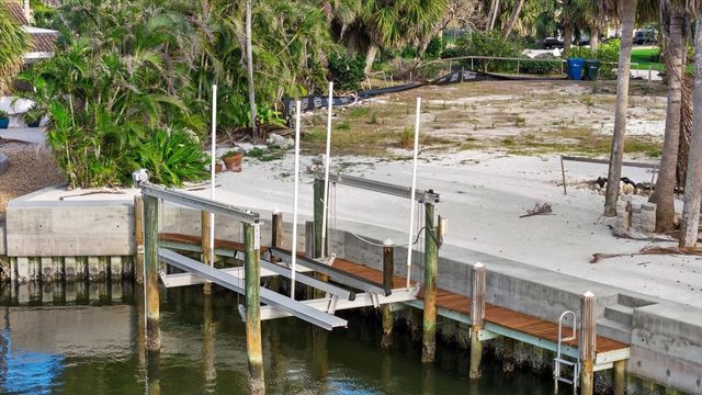 5448 AZURE WAY, Sarasota, FL 34242