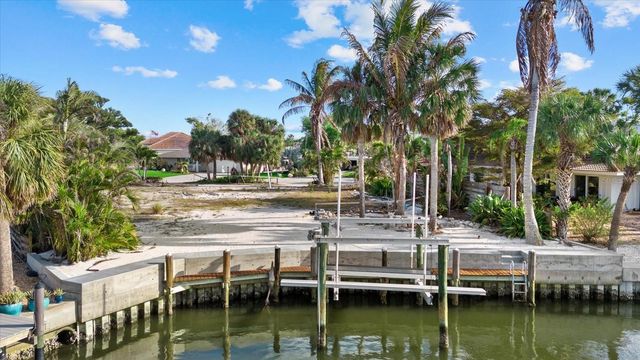 5448 AZURE WAY, Sarasota, FL 34242
