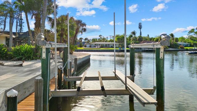 5448 AZURE WAY, Sarasota, FL 34242