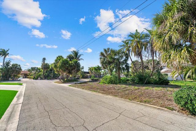 5448 AZURE WAY, Sarasota, FL 34242