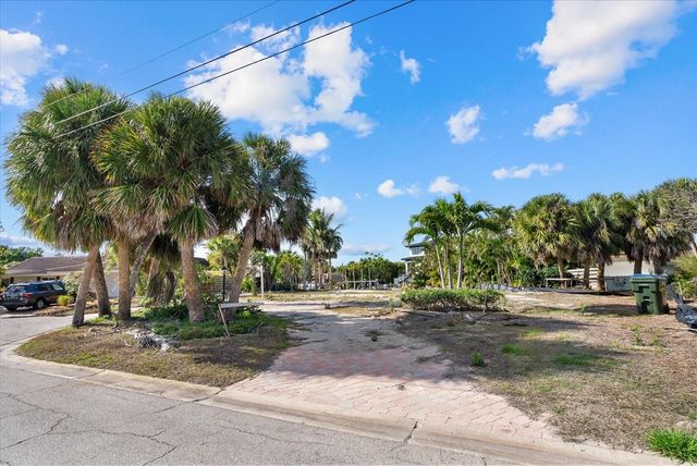 5448 AZURE WAY, Sarasota, FL 34242