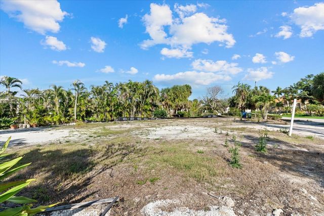 5448 AZURE WAY, Sarasota, FL 34242