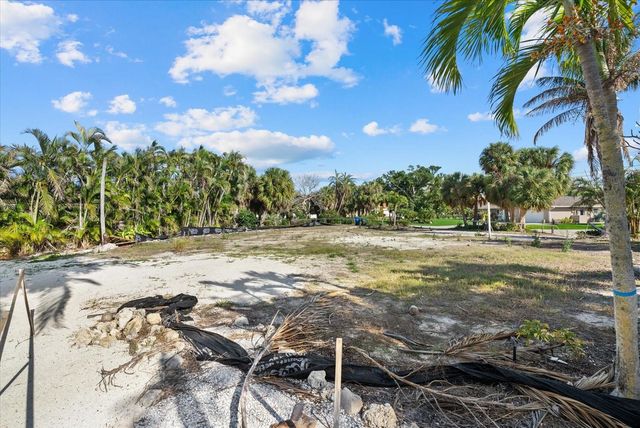 5448 AZURE WAY, Sarasota, FL 34242