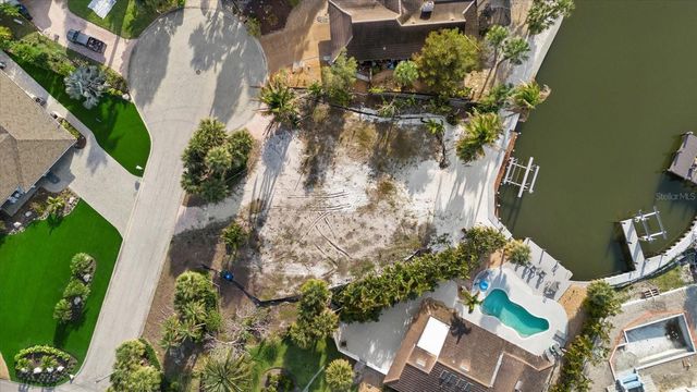 5448 AZURE WAY, Sarasota, FL 34242
