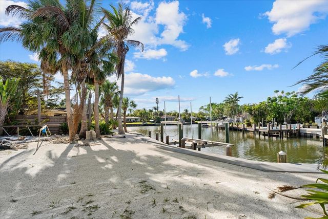5448 AZURE WAY, Sarasota, FL 34242