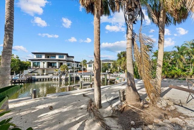 5448 AZURE WAY, Sarasota, FL 34242